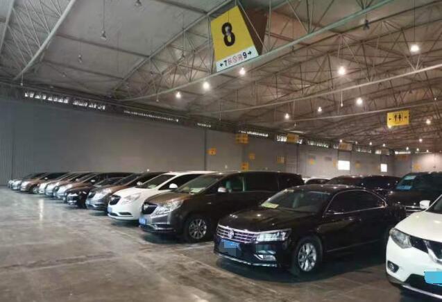 成都租商務車帶司機一天多少錢？