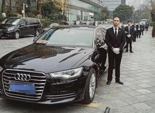 成都市汽車租賃多少錢一天？