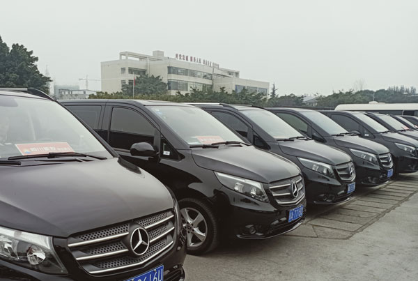 成都租商務車旅游多少錢一天？