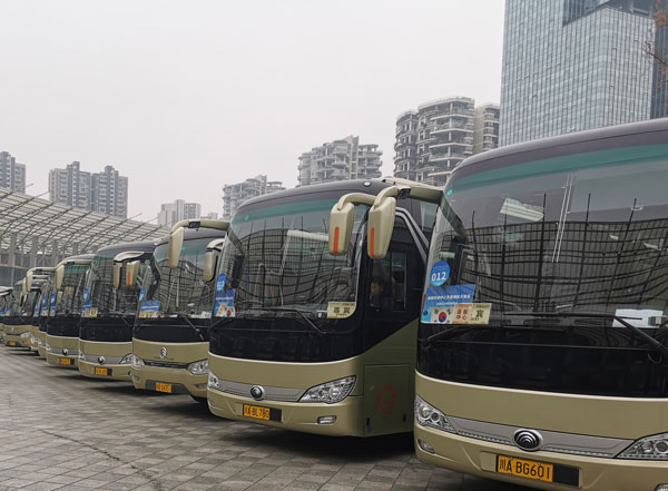 成都租大巴車一天大概多少錢-成都租旅游大巴一天多少錢