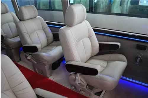 成都11座豪華商務車租車一天多少錢？