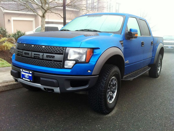 成都租猛禽f150皮卡車費用多少錢一天？